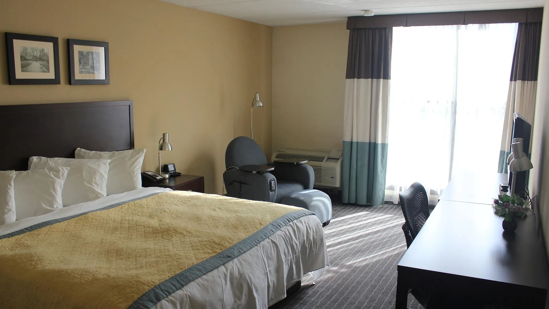 Edward Hotel North York Toronto