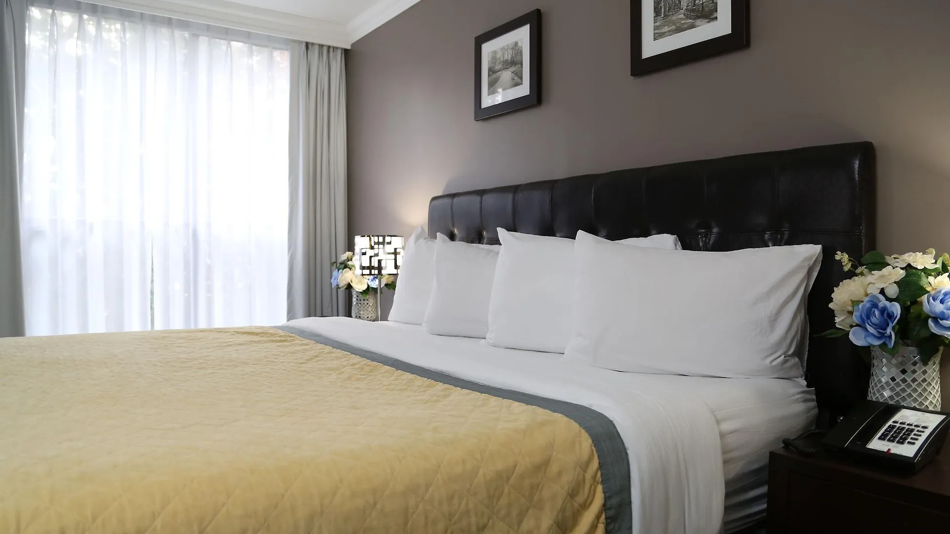 Edward Hotel North York Toronto